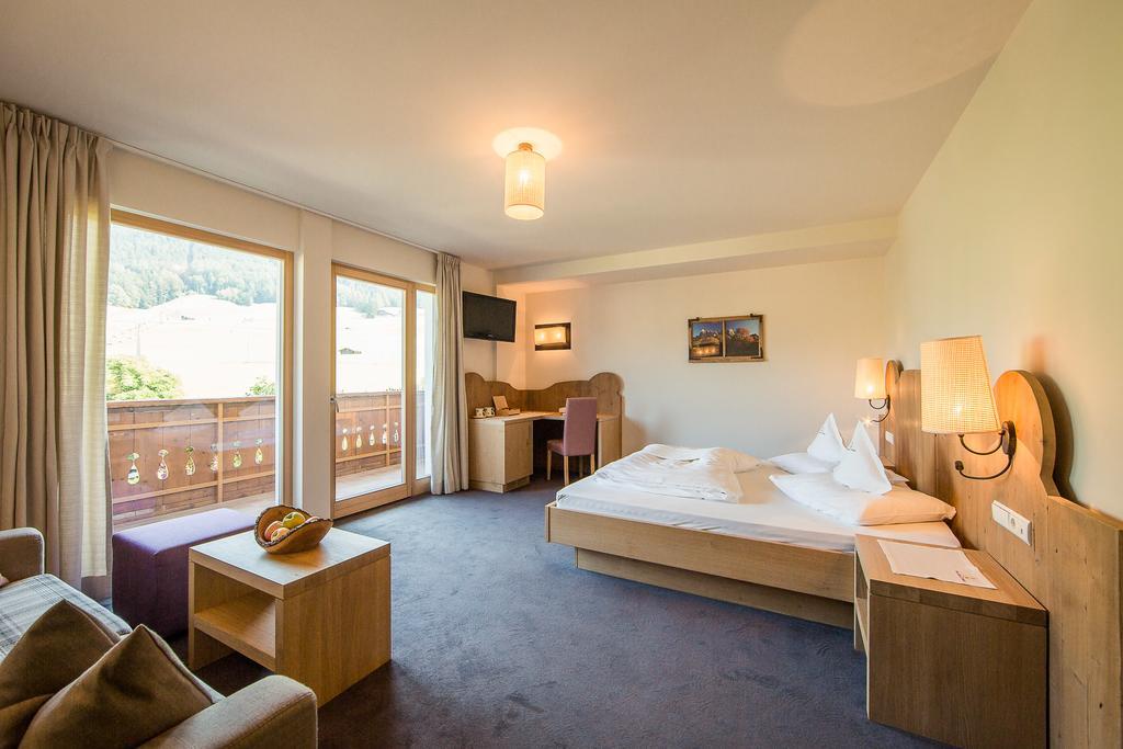 Parc Hotel Tyrol 카스텔로토 외부 사진