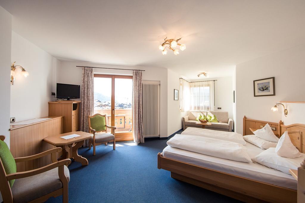 Parc Hotel Tyrol 카스텔로토 외부 사진