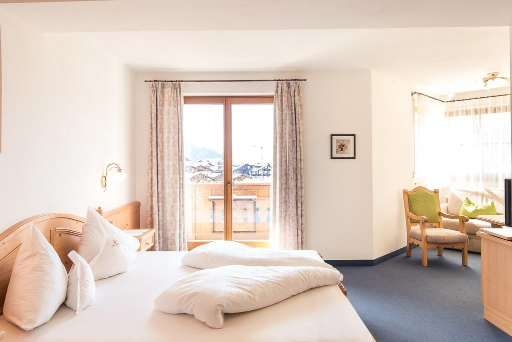 Parc Hotel Tyrol 카스텔로토 외부 사진