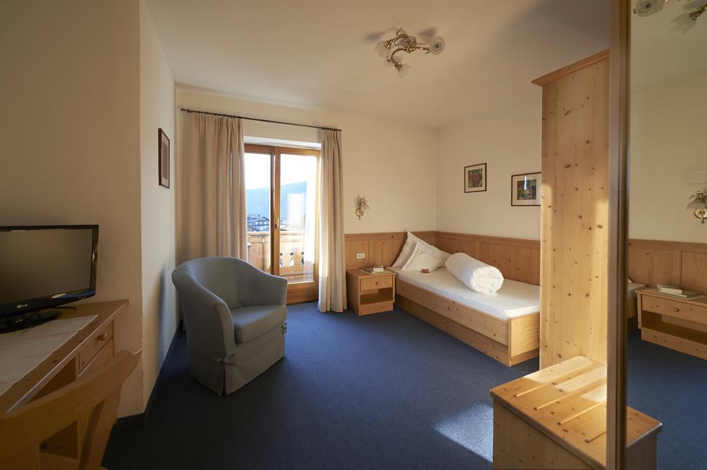 Parc Hotel Tyrol 카스텔로토 외부 사진